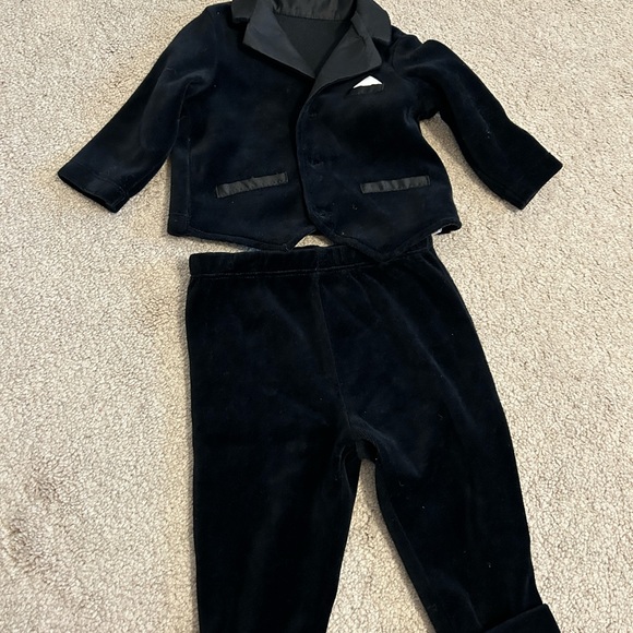 Little me 3 piece suit for baby! Size 6 months. - Picture 3 of 5